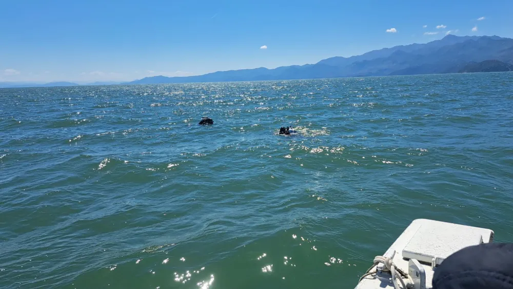 I četvrti dan potrage bez rezultata: Ronioci pretraživali dno Skadarskog jezera