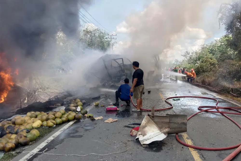 Indonezija: Sudar autobusa i cisterne, poginulo najmanje 16 osoba