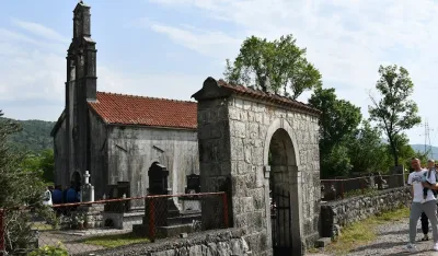 Crkva Sv. Vasilija Ostro&scaron;kog u Lje&scaron;anskoj nahiji
