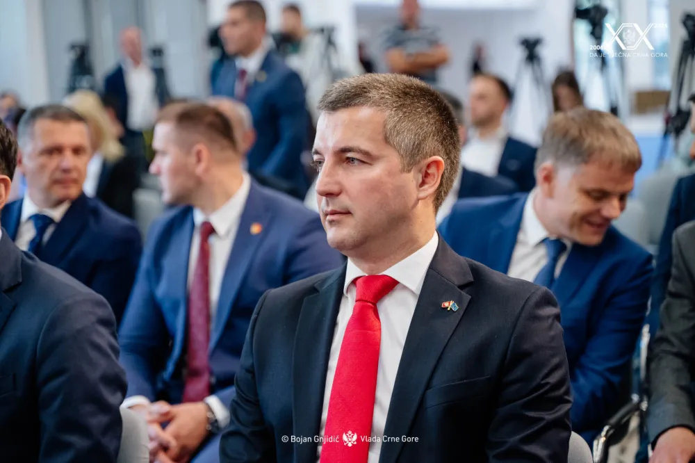 Bečić: Vlada dala saglasnost za zapo&scaron;ljavanje 500 policajaca