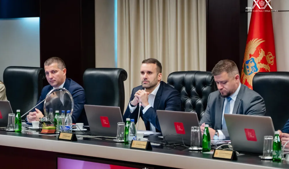&Scaron;est kompanija duguje preko 27 miliona dolara