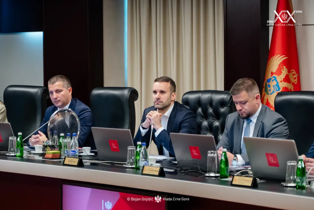&Scaron;est kompanija duguje preko 27 miliona dolara