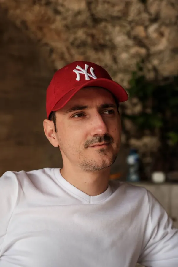Tri pacijenta jo&scaron; čekaju terapiju za HAE: Srđan otkriva kako izgleda život sa i bez lijeka za ovu rijetku bolest