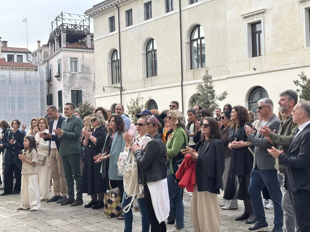 Publika koja je do&scaron;la na ottvaranje Crnogorskog paviljona