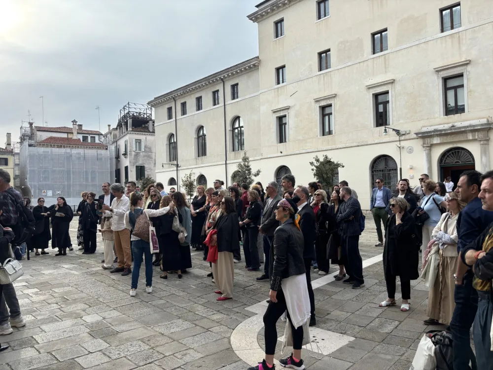 Publika koja je do&scaron;la na ottvaranje Crnogorskog paviljona