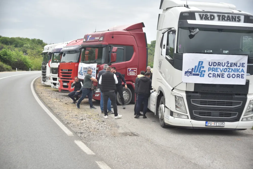 protest udruzenja prevoznika crne gore