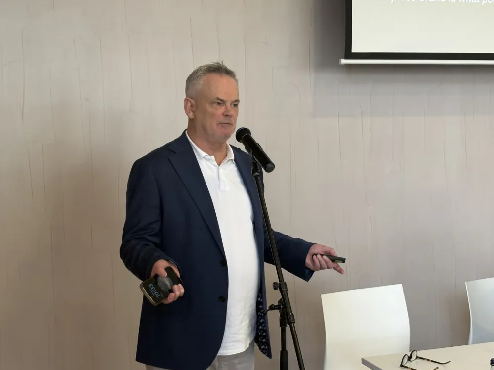 Са префдаванја у ХН Роберт Прајд