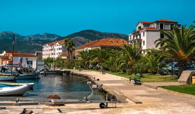 U Tivtu odmara skoro tri hiljade turista