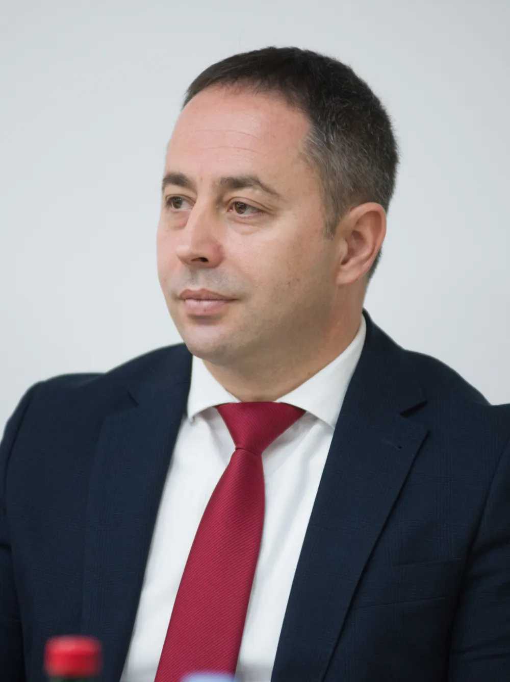 Pravda strada kad političari sude sudijama u tužiocima