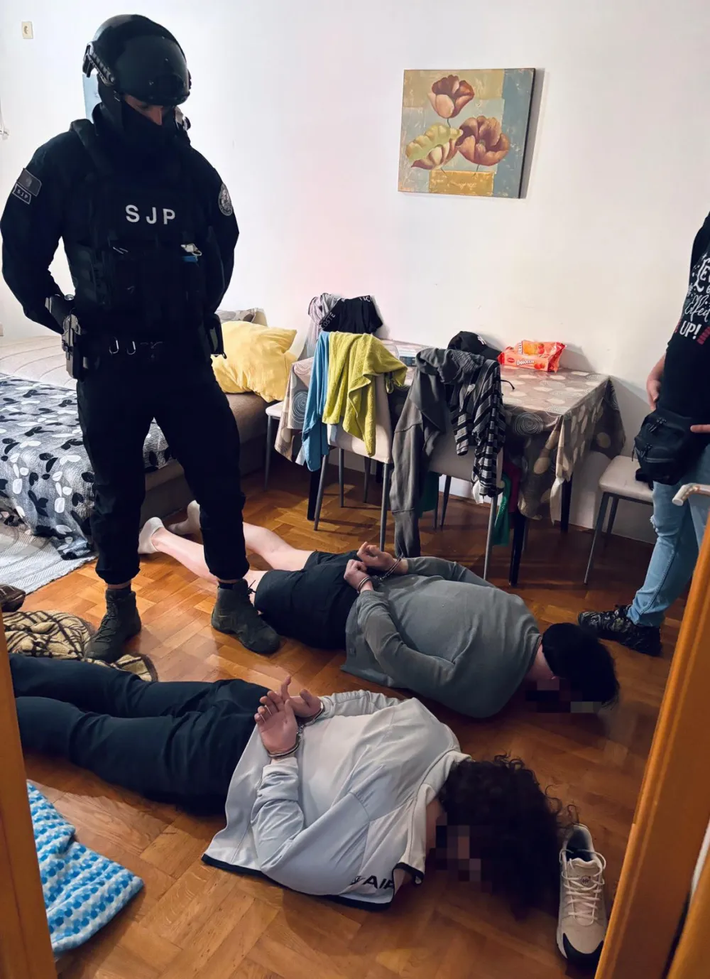 UP: Uhap&scaron;ena tri člana ogranka visokorizične OKG na teritoriji Podgorice i razbijeno njeno djelovanje