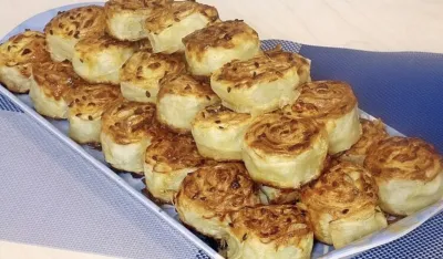 Mini pitice sa sirom brzi i jednostavni zalogaji gotovi za pola sata