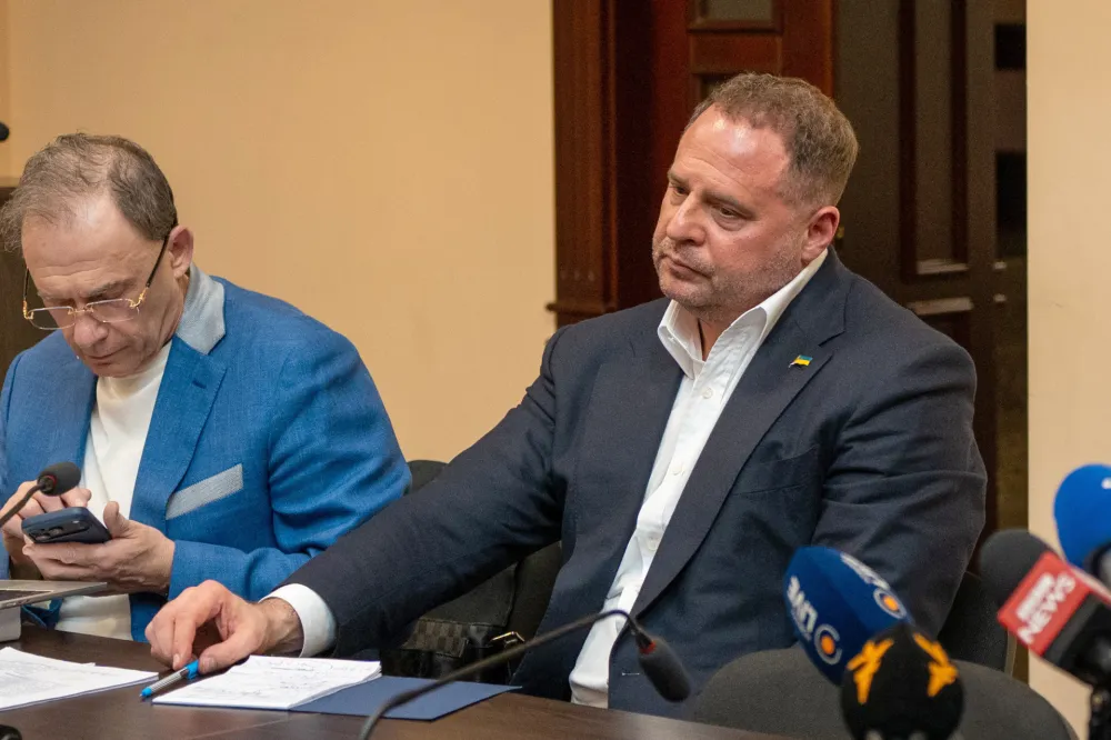 Biv&scaron;i &scaron;ef kabineta Zelenskog imena političkih protivnika slao gatari: "Spreman sam na sve"