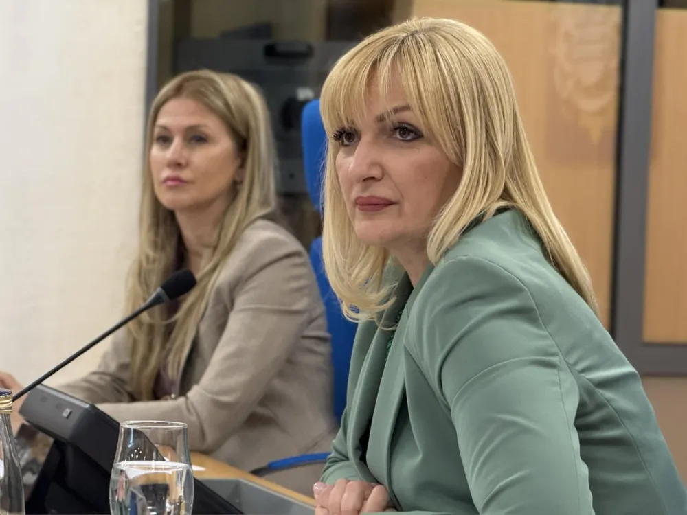 Jelena Borovinić Bojović i Jelena Milić sekretarka Skup&scaron;tine Glavnog grada