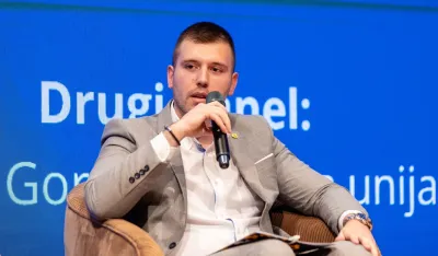 Čau&scaron;i: Poslanik Stojović plaćeniji po minutu "nastupa" nego Riki Martin