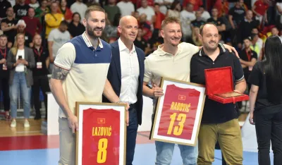 Trio se oprostio