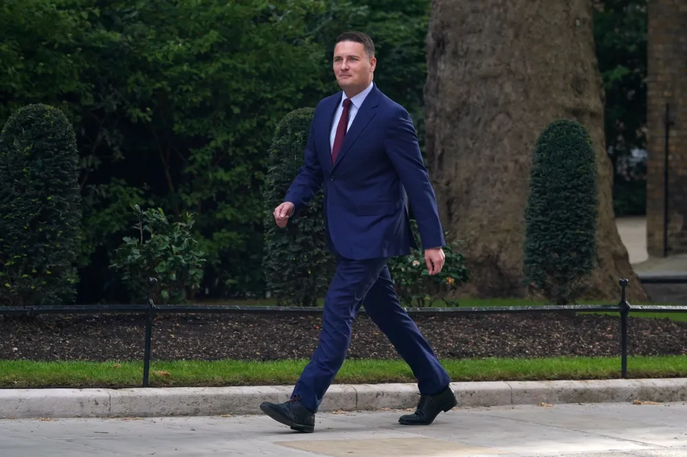 Novi udarac za Starmera: Ministar zdravstva Velike Britanije podnio ostavku