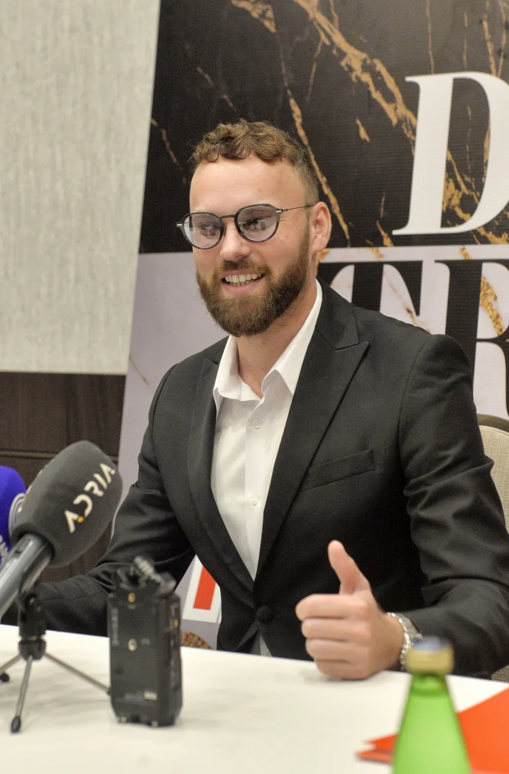 Alibabić: Vlada uvažila domaće umjetnike povodom Dana nezavisnosti