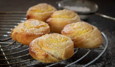 Isprobajte recept za pužiće sa sirom i prelivom