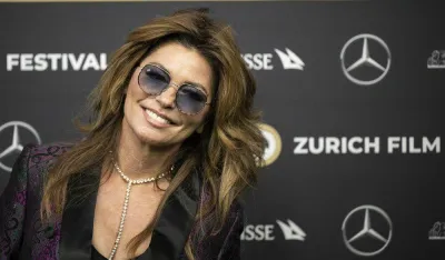 &Scaron;anaja Tvejn vratila se country-pop korijenima novim singlom &ldquo;Dirty Rosie&rdquo;