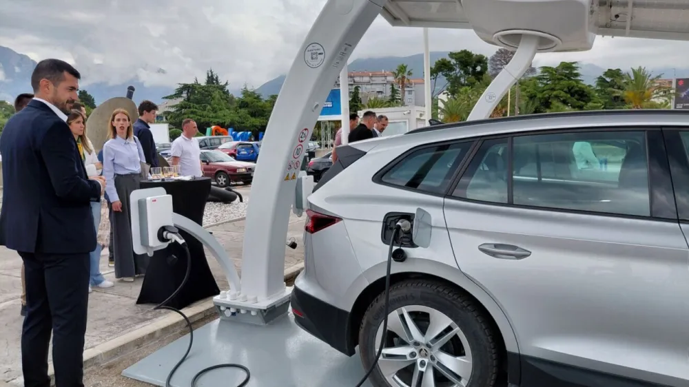 Solarna stanica za napajanje elektirčnih vozila u Baru