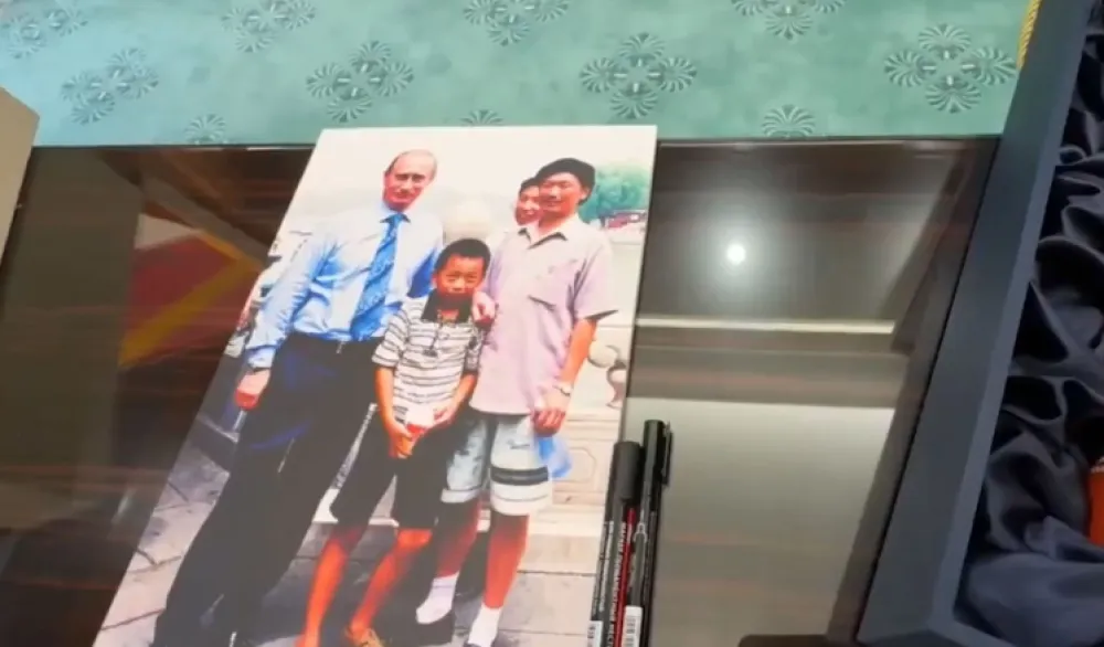 PUTIN I PAJ