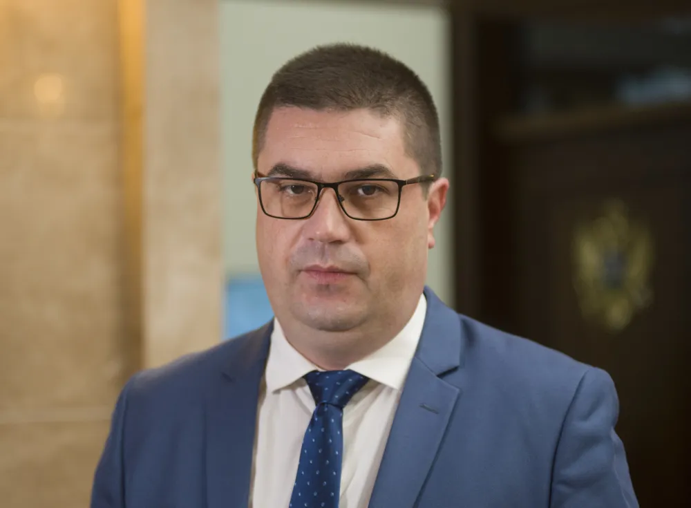 Porasle plate i penzije, ali i dug i tro&scaron;kovi
