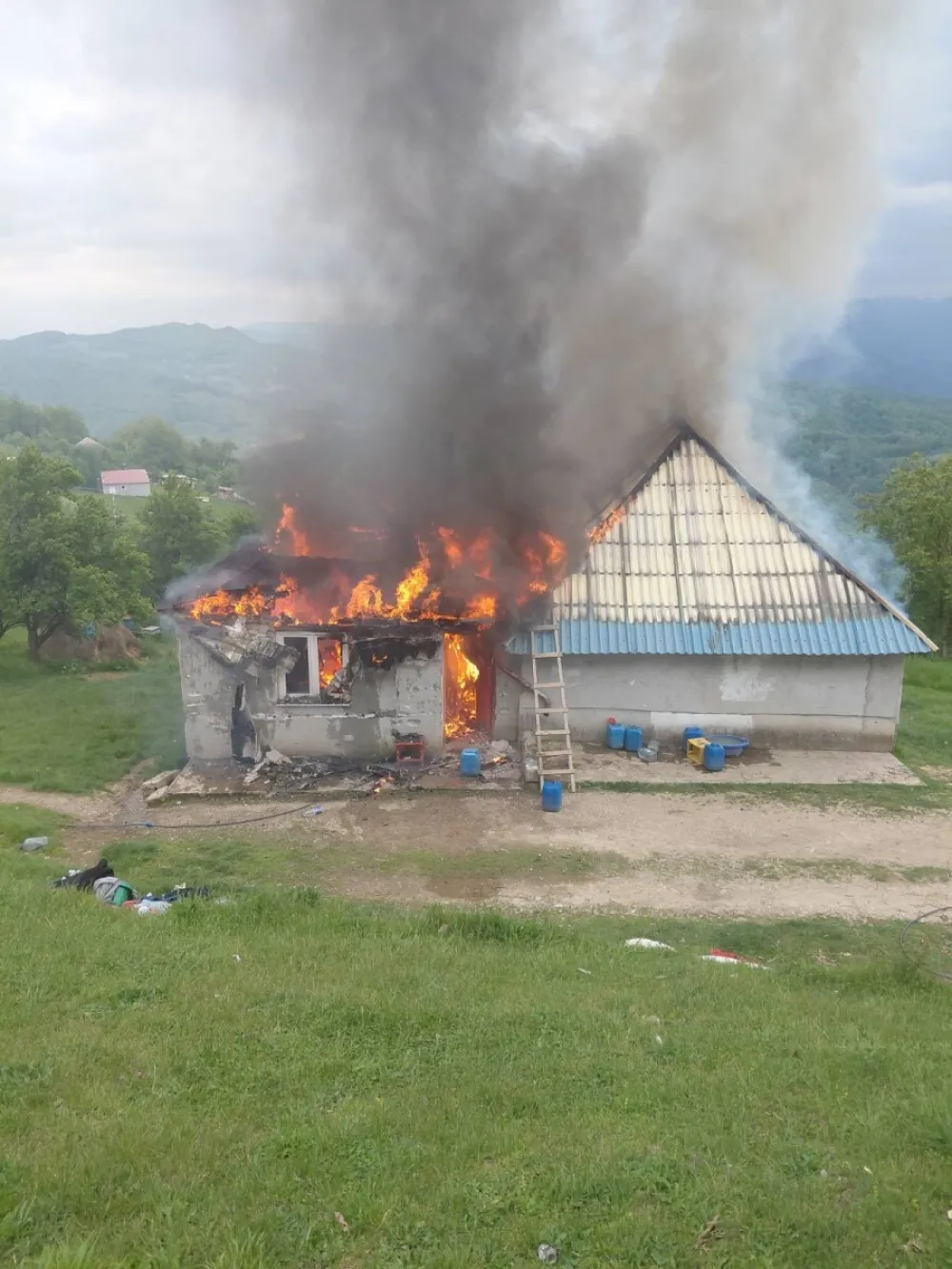 Izgorela kuća porodice Balić