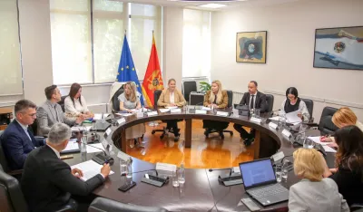 Održana sjednica Nacionalnog komiteta za razvoj finansijske edukacije: Podržan nastavak projekta &bdquo;Robotika za najmlađe&ldquo;