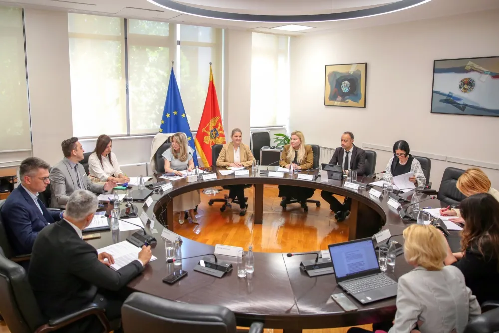 Održana sjednica Nacionalnog komiteta za razvoj finansijske edukacije: Podržan nastavak projekta &bdquo;Robotika za najmlađe&ldquo;