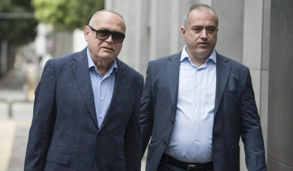 Svjedoci tvrde da su se sa Simovićem sastajali poslovno i da je on plaćao račune za piće
