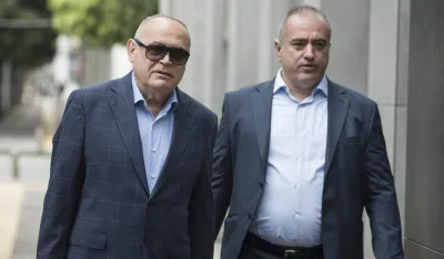 Svjedoci tvrde da su se sa Simovićem sastajali poslovno i da je on plaćao račune za piće