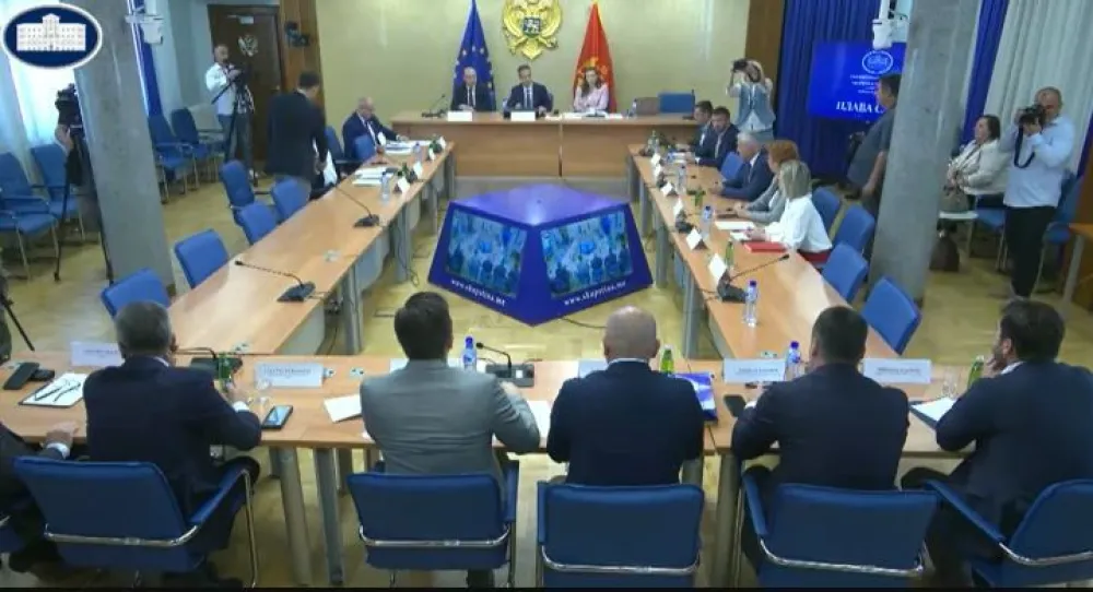 Đukanović: Finansijske institucije i banke vjeruju EPCG; Milović: Za tri godine povećan broj zaposlenih za 47 odsto