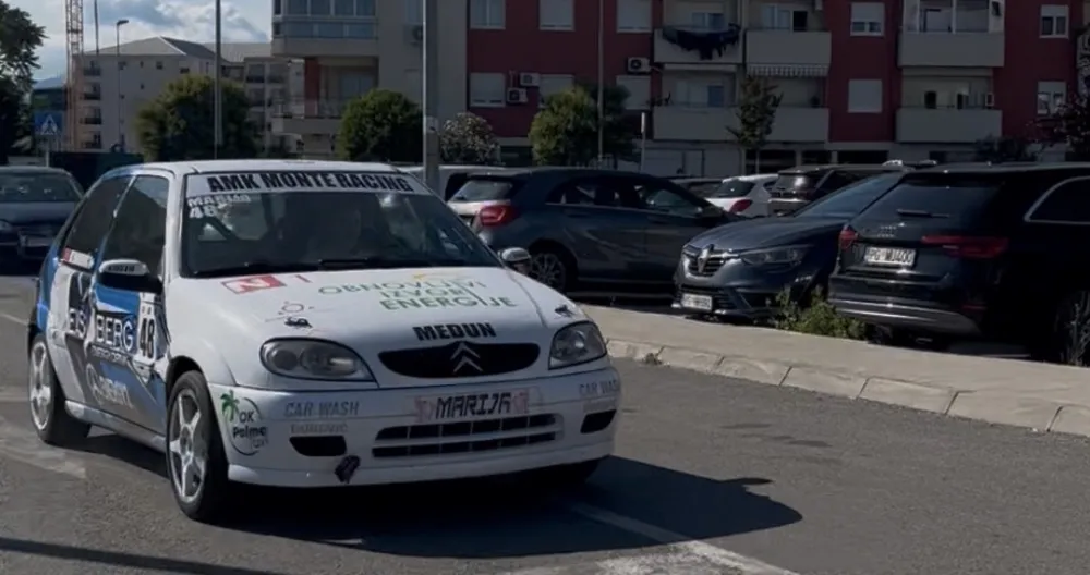 Automobil citroen saxo 1.6