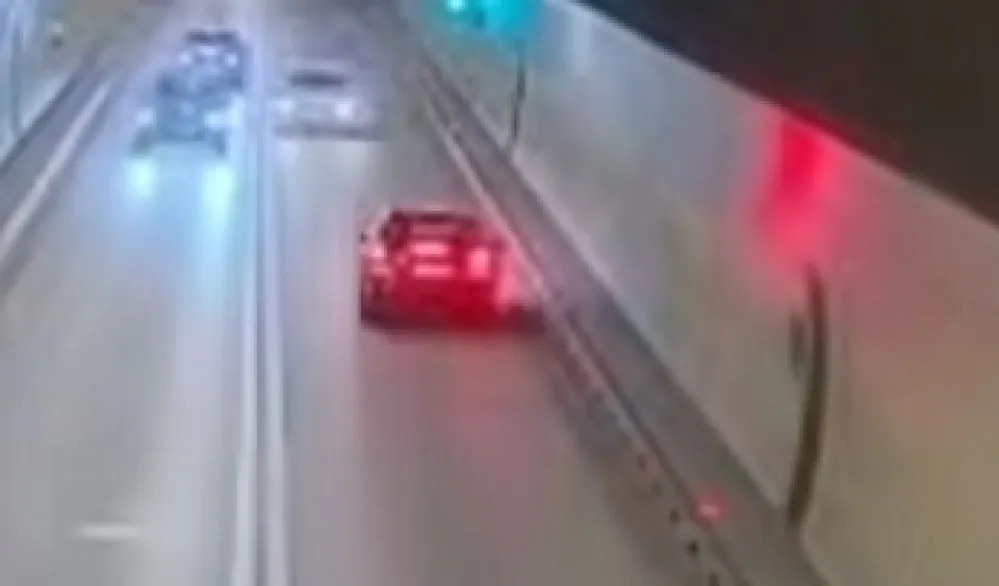 (VIDEO) Barska saobraćajna policija sankcionisala dva vozača, jedan preticao u tunelu