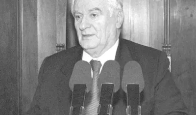 Preminuo Dragoljub Mićunović