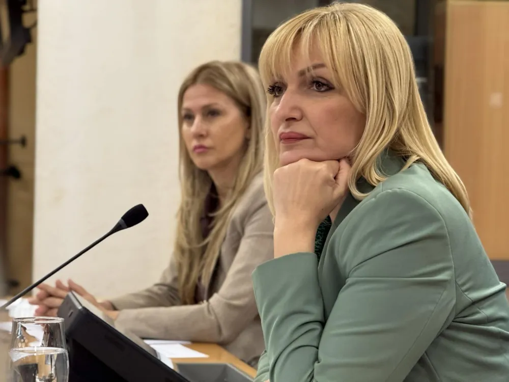 Jelena Borovinić Bojović i Jelena Milić sekretarka Skup&scaron;tine Glavnog grada