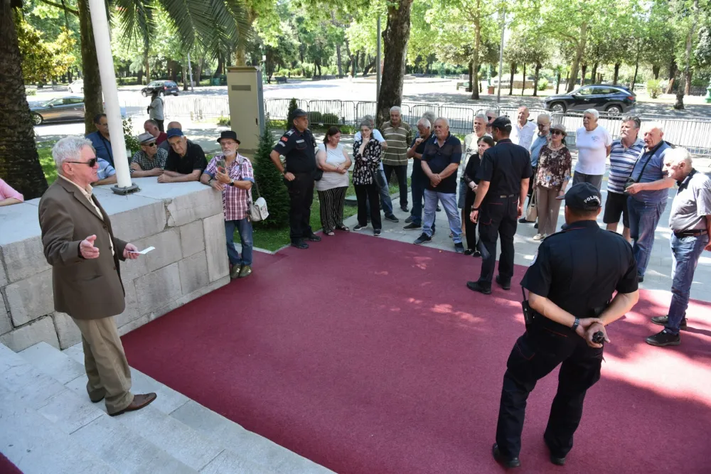 Protest biv&scaron;ih radnika "Radoja Dakića": Ne odustaju od 22 miliona eura