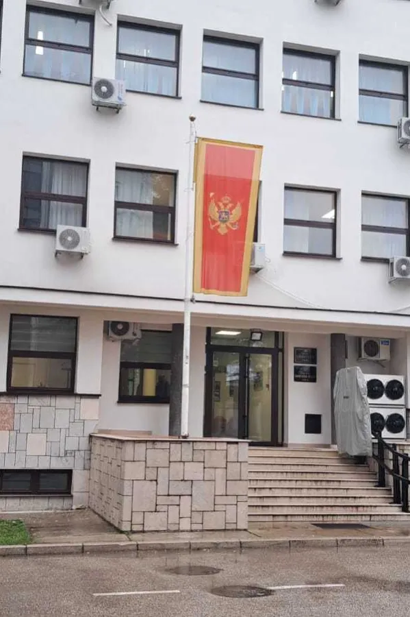 Zadržavanje državljanima Srbije&nbsp;zbog produženog krivičnog djela prevara