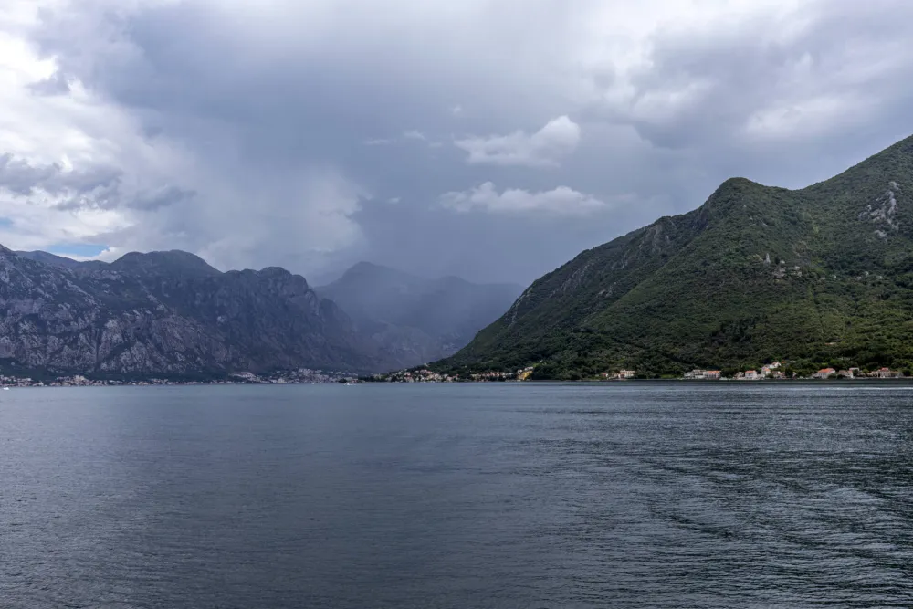 Promjenljivo oblačno, povremeno ki&scaron;a