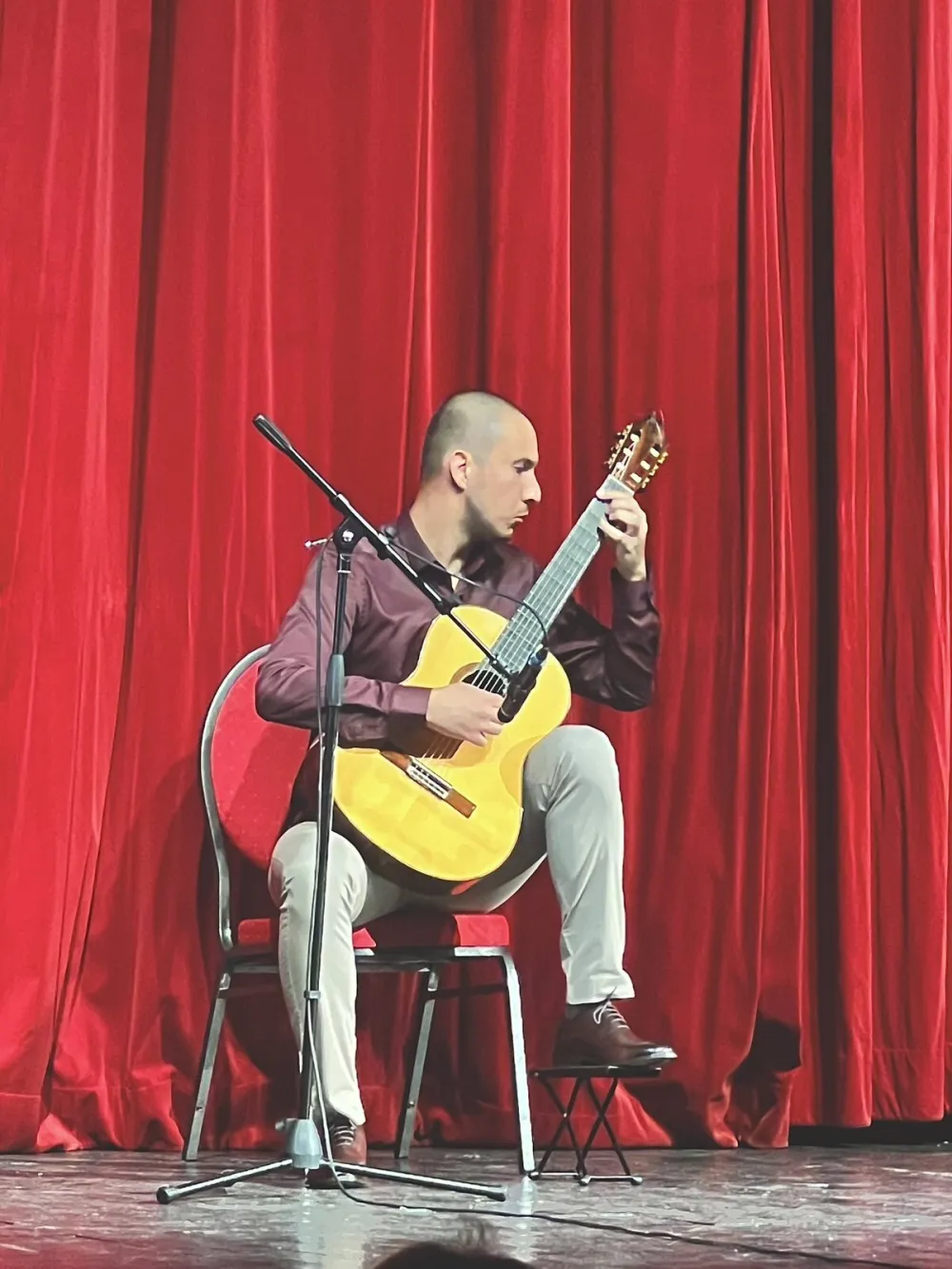 Jubilarno, dvadeseto izdanje međunarodnog takmičenja gitarista Montenegro International Guitar Competition (MIGC) Стефан Костић