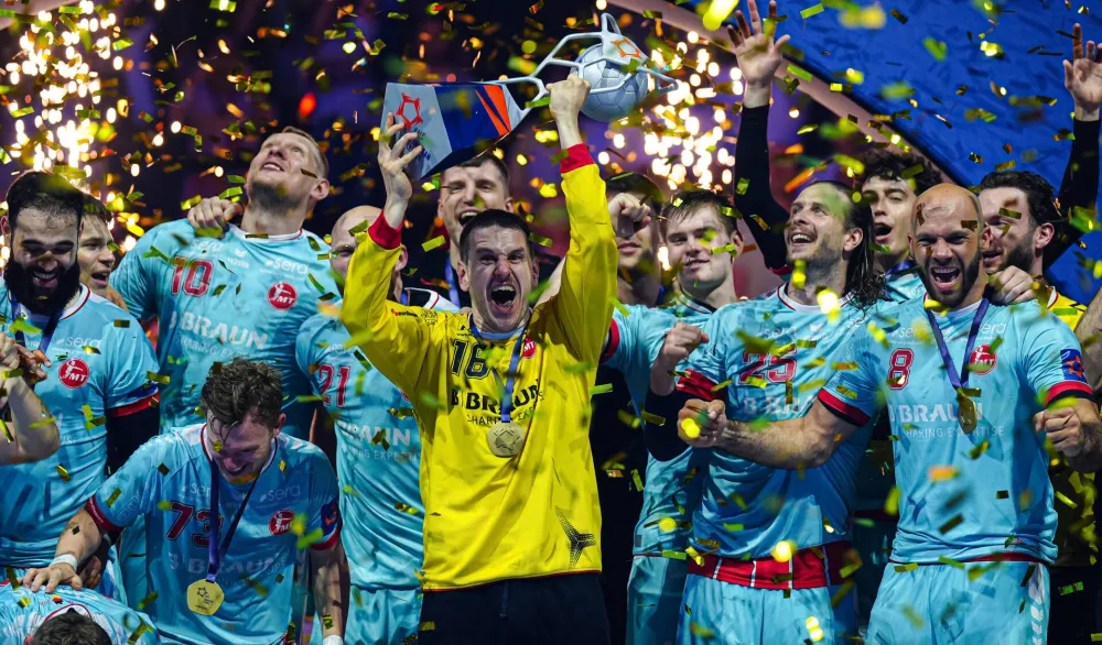 Neboj&scaron;a Simić sa trofejom
