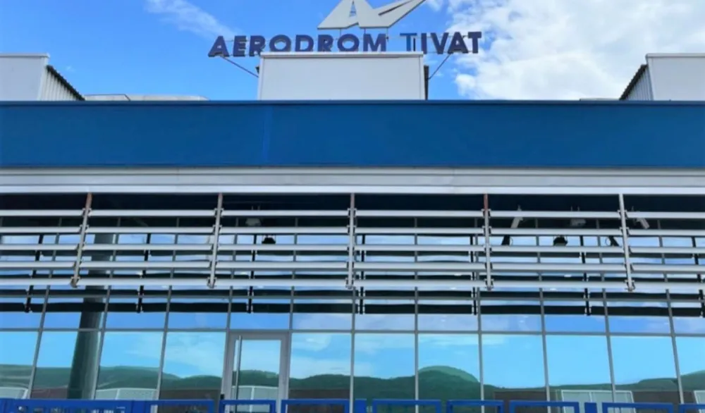 ACG: Putnici koji imaju odlazni let iz Tivta 4. juna bi trebalo da budu na aerodromu najkasnije do 11.30 sati