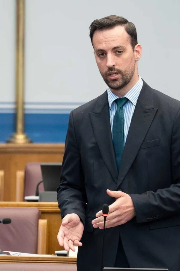 Zirojević: Ivanović kojem je pozicija izmi&scaron;ljena kad ga je Ervin istresao iz fotelje ne može opoziciji podmetati poku&scaron;aj ulaska u vlast bez izbora