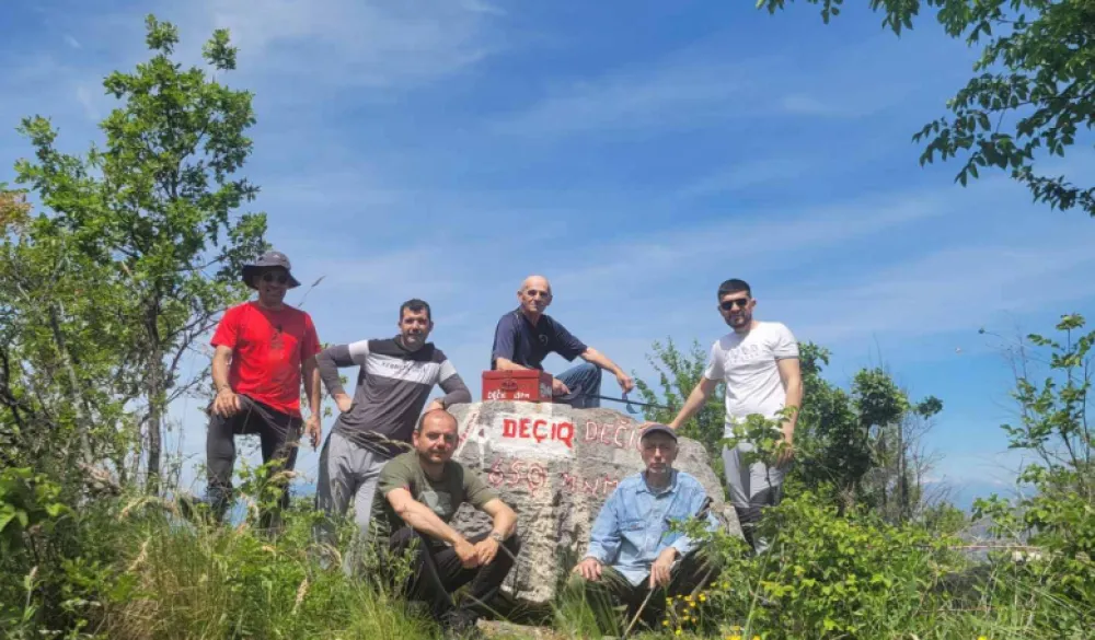 Uređene staze do pećine i vrha Dečića