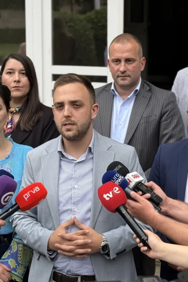 (VIDEO) Vladajuća većina traži dogovor oko predsjednika Skup&scaron;tine Glavnog grada, a uslovljavaju se