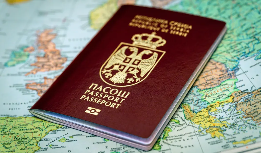 Evropska komisija zabrinuta zbog broja Rusa koji imaju srpsko državljanstvo