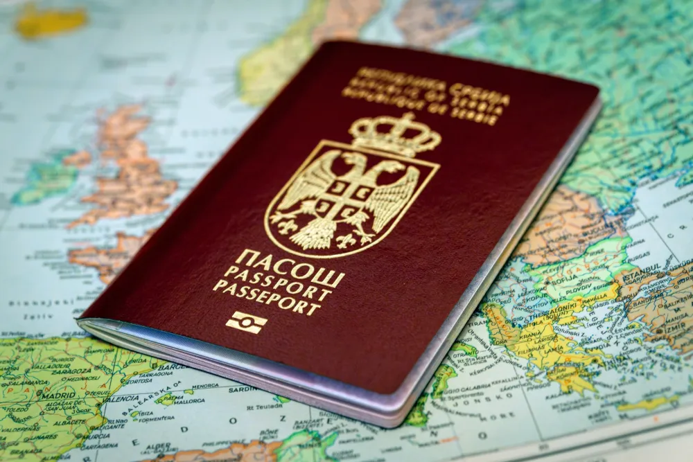 Evropska komisija zabrinuta zbog broja Rusa koji imaju srpsko državljanstvo