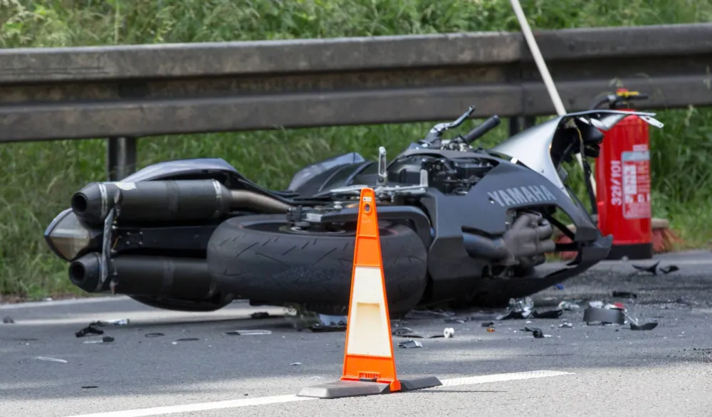 Motociklista povrijeđen u udesu kod Utjehe