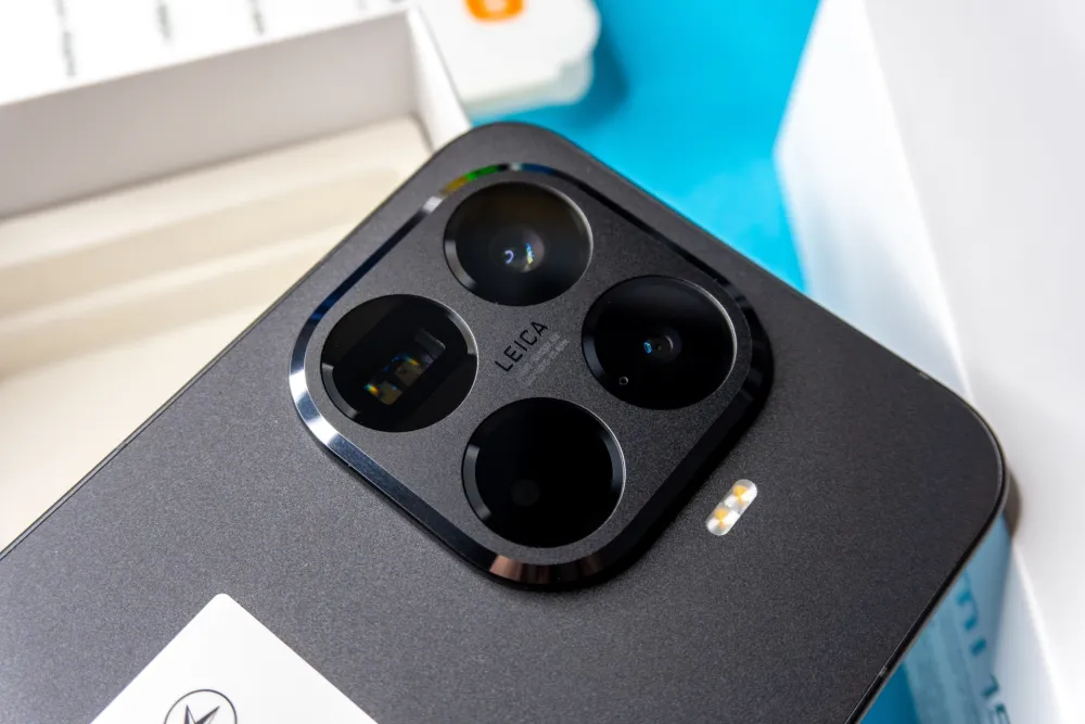 Xiaomi 18 Pro donosi veliko unapređenje zadnjeg ekrana