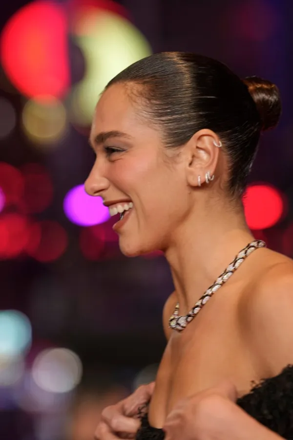 Dua Lipa isplatila 5.000 funti stanovnicima Palerma nakon &scaron;to su demonstranti grafitima o&scaron;tetili zgradu
